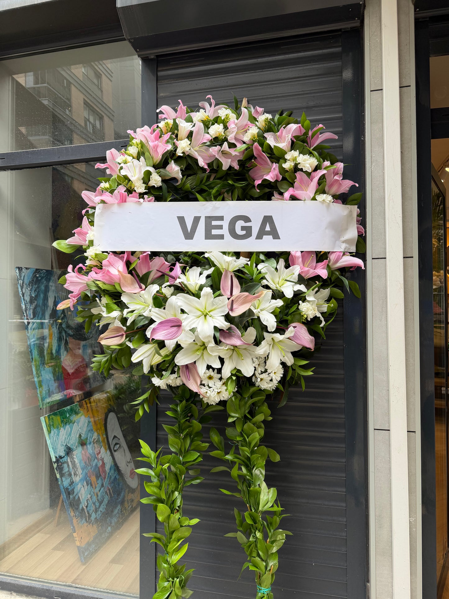 Pembe & Beyaz Lilyum Merasim Çelengi