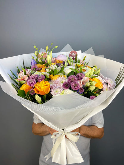 Floral Radiance Buket