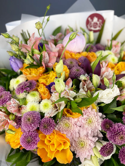 Floral Radiance Buket