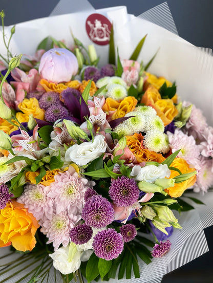 Floral Radiance Buket