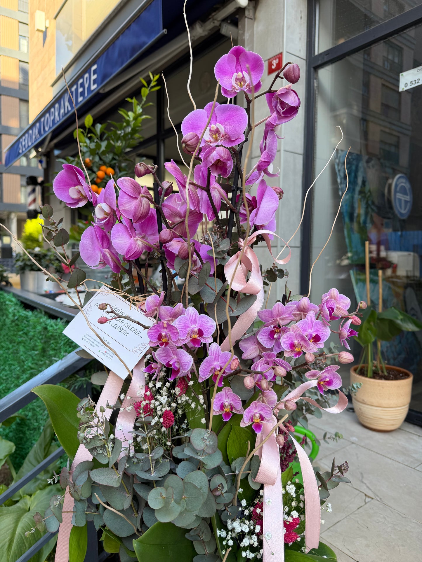 Fuchsia Grandeur Aranjmanı