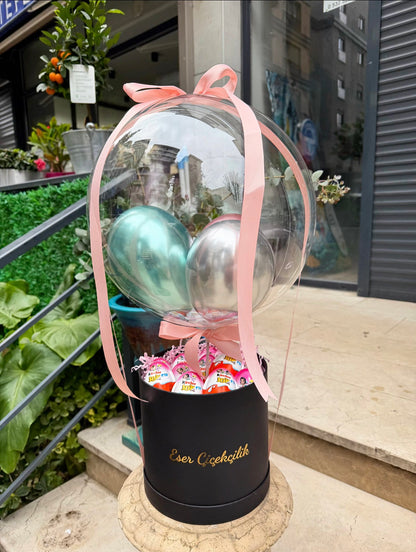 Siyah Kutuda Kinder Joy Balon Aranjmanı