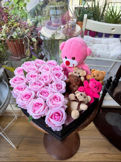 Siyah Kutuda Pink Dream Aranjmanı