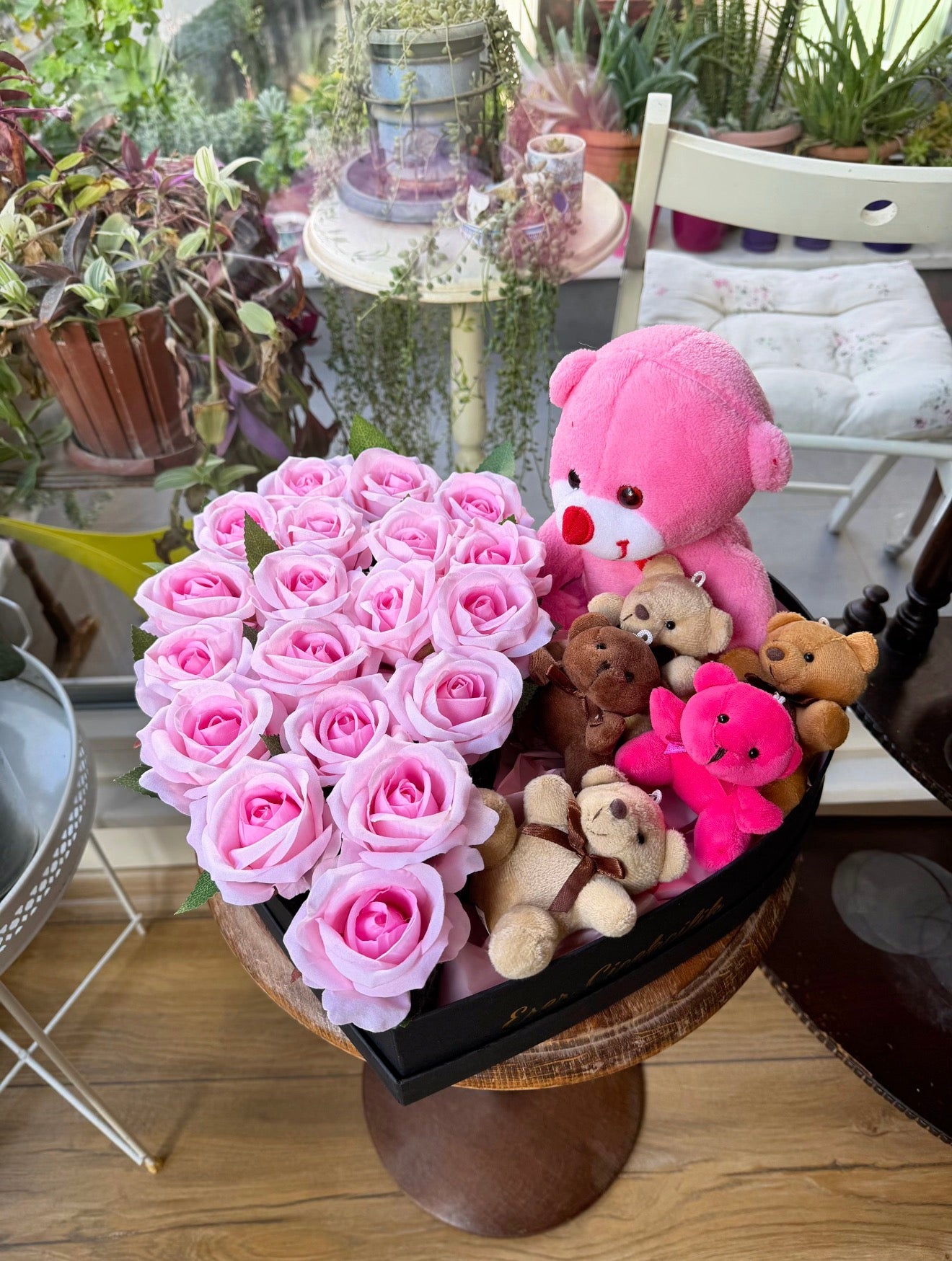 Siyah Kutuda Pink Dream Aranjmanı