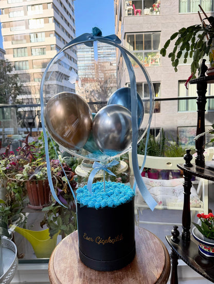 Siyah Kutuda Mavi Güller Balon Aranjmanı