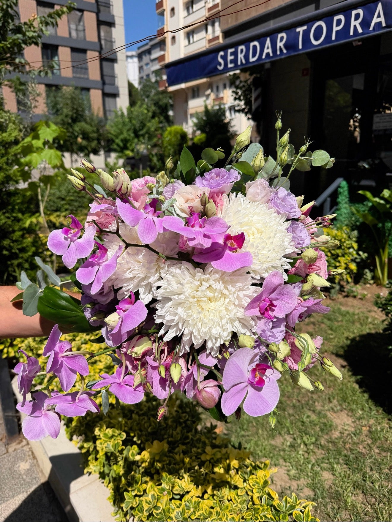 Lilac Orchid Bloom Buketi