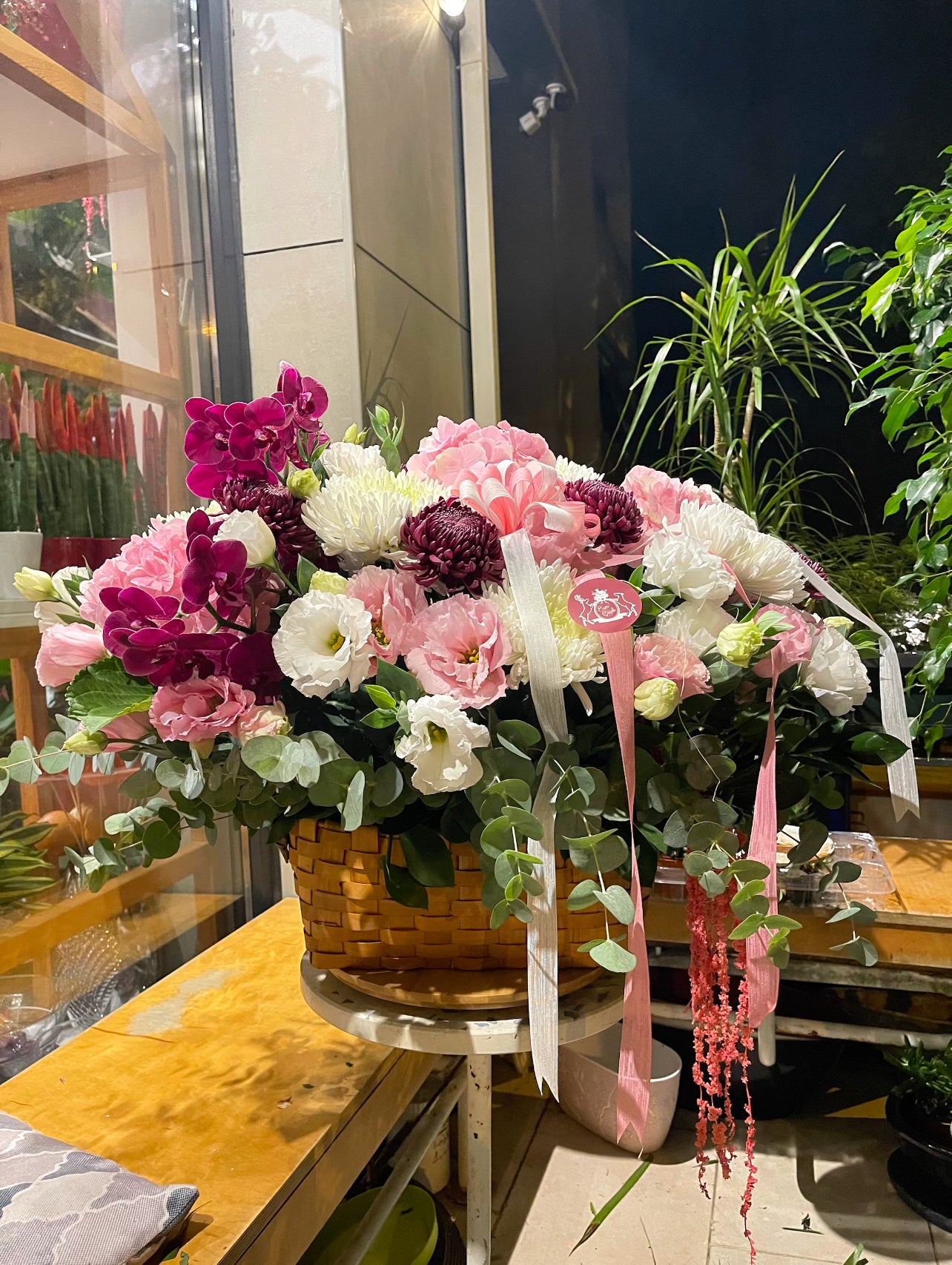 Blush Velvet Basket Aranjmanı